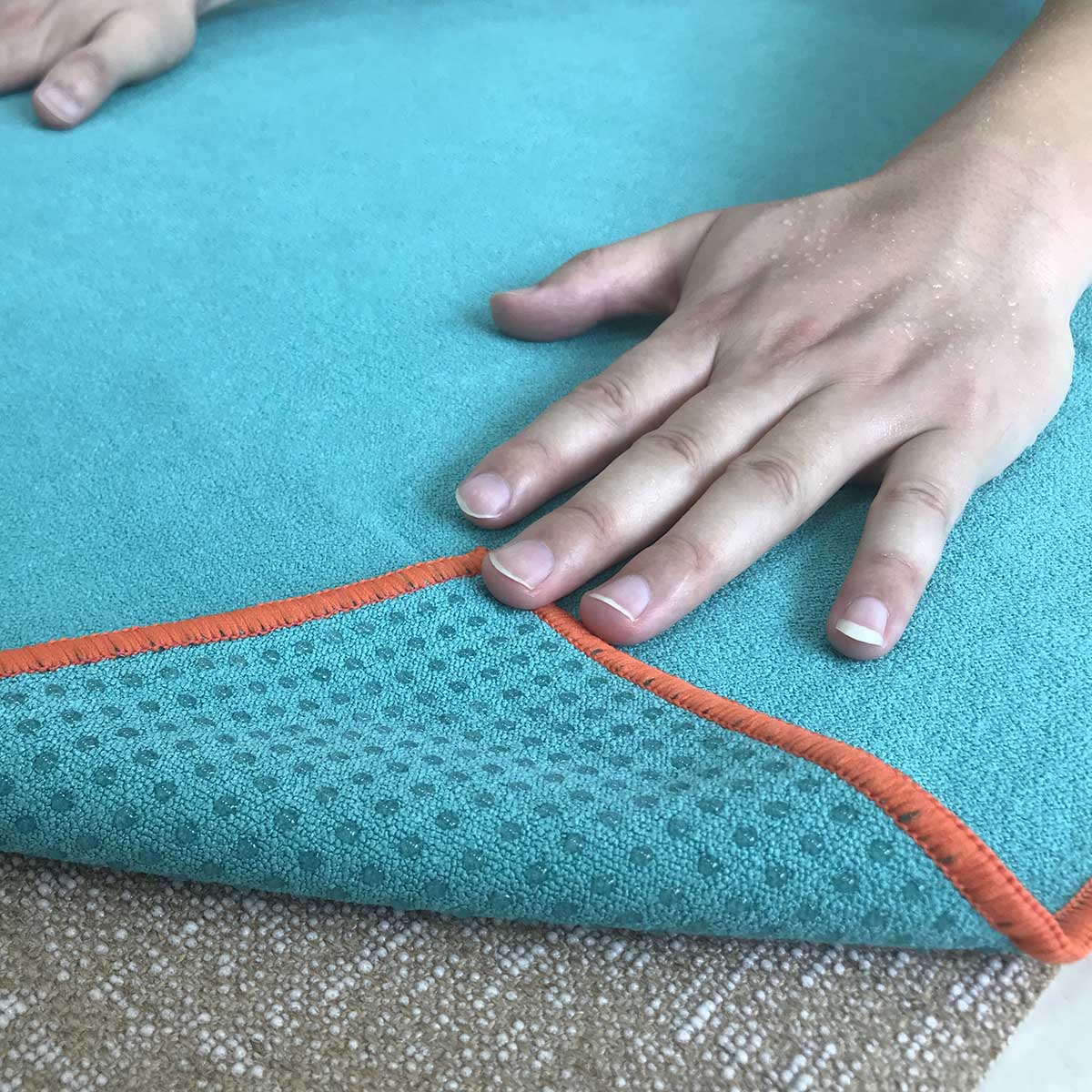 Toalla de yoga sedienta (ancho extra 68 cm)